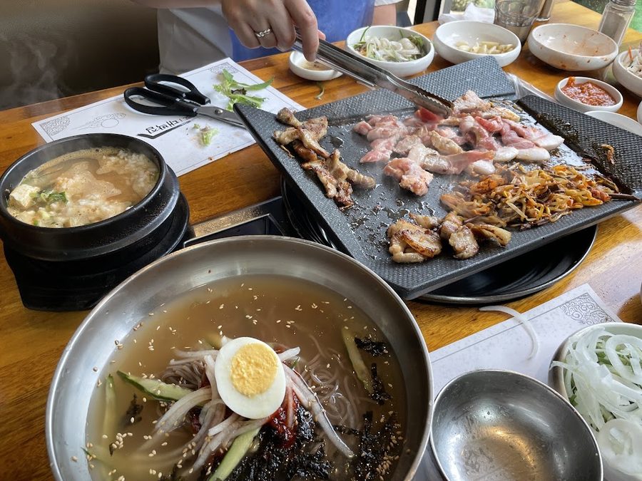 Oneuldo Daebakjip Myeongji Sinho Branch