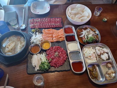 Yukhoe Meogeun Salmon Yeongdeungpo Branch
