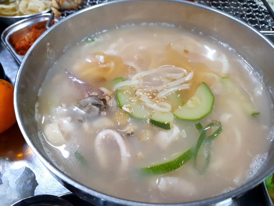 숯불에구운닭다리살