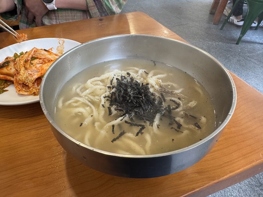 安眠島伝統手打ちカルグクス店