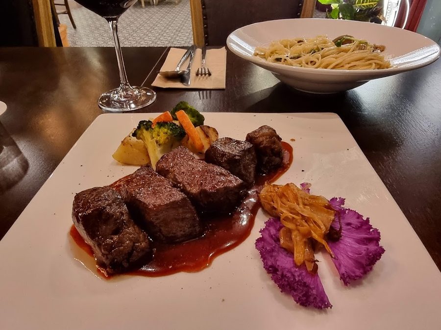 Black Lounge