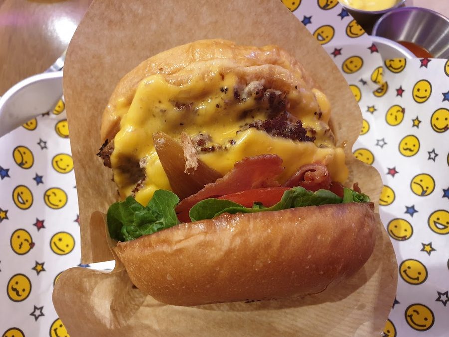 Smile Burger Pub
