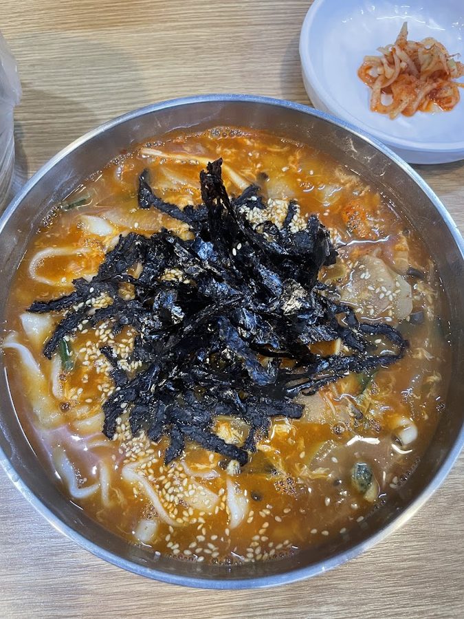 Minjine Honghap Jang Kalguksu