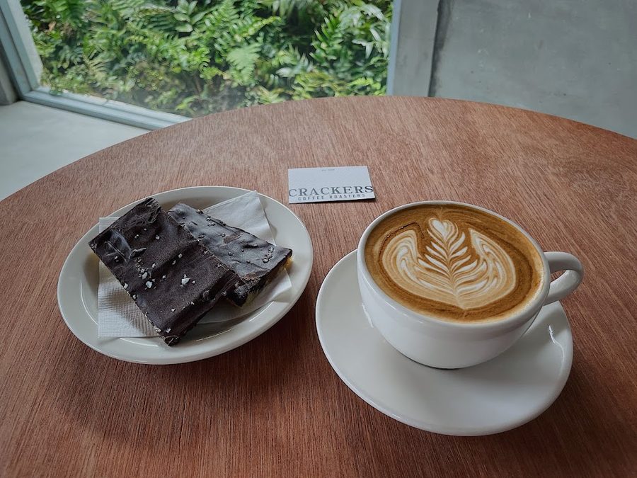 Crackers Coffee Roasters (Hangyeong Branch)