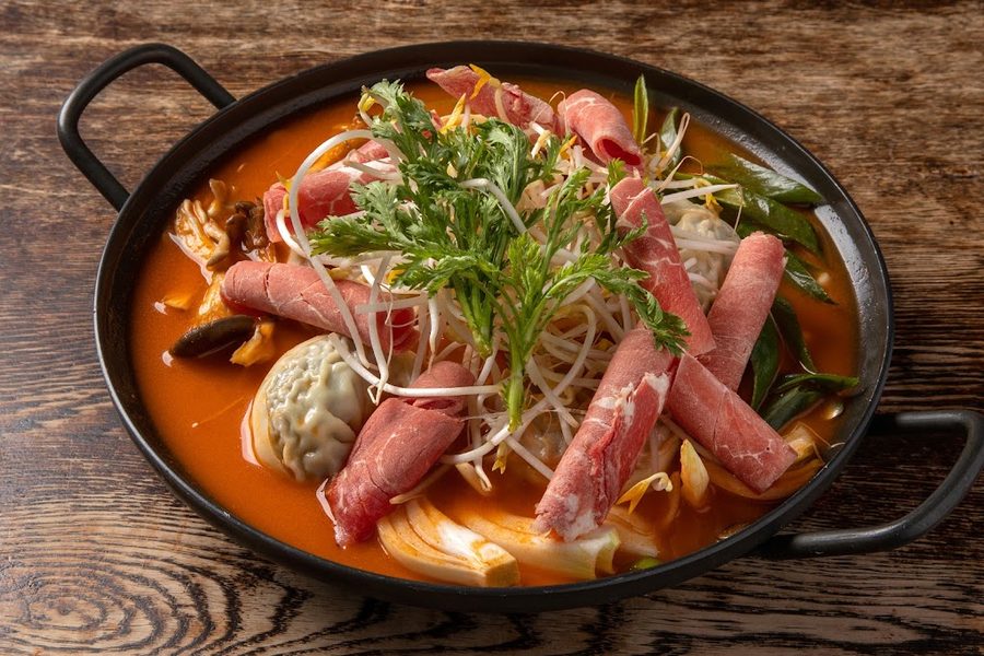 Dosan Jokbal & Kalguksu