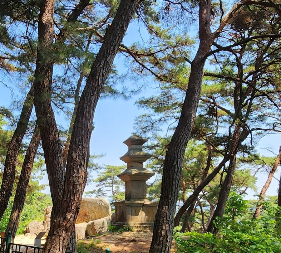Gyeongju Namsan Tapgok Maebulsanggun