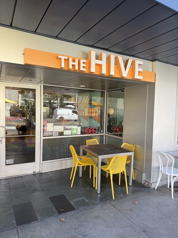 The Hive Superfood Eats & Organic Cafe - Santa Monica