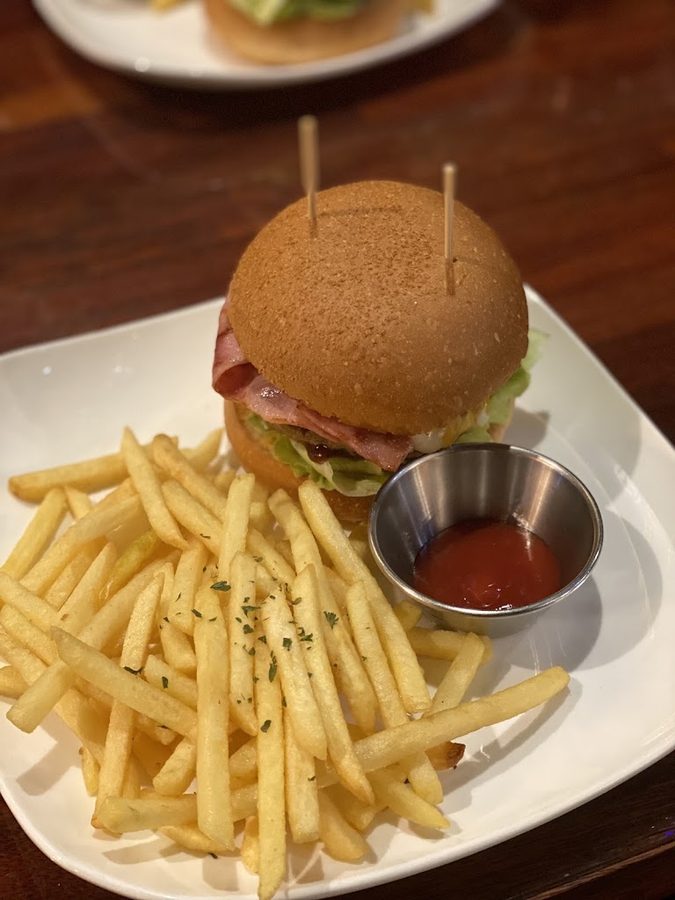 Burger 307 Isu Station Branch