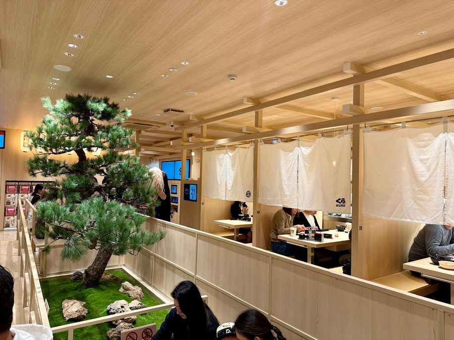 C5 Kura Revolving Suishi Bar