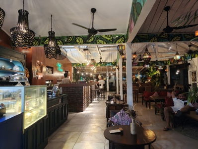 Cafe Dunia - Breakfast Coffee & Bar Semi