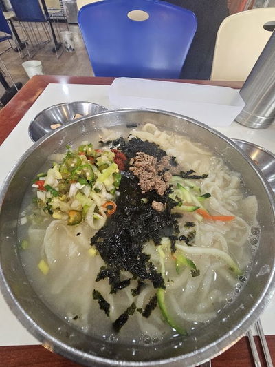 Byeolmi Son Kalguksu