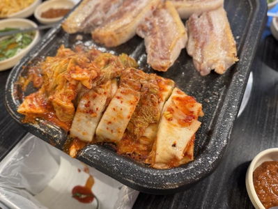 草屋 五花肉愛好者