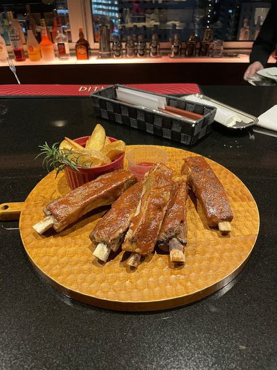 Dining bar Ren
