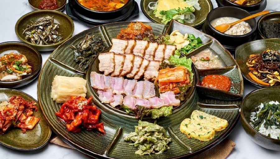 Chiksan-e Hwangje Bossam Gondre Dolsot Bap