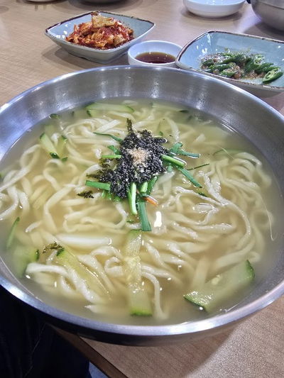 청솔칼국수