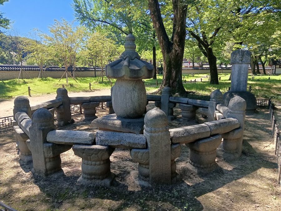 Tomb and Monument of King Yejong's Placenta