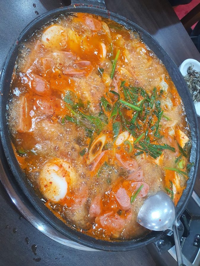Yun Daegam Uijeongbu Budae Jjigae