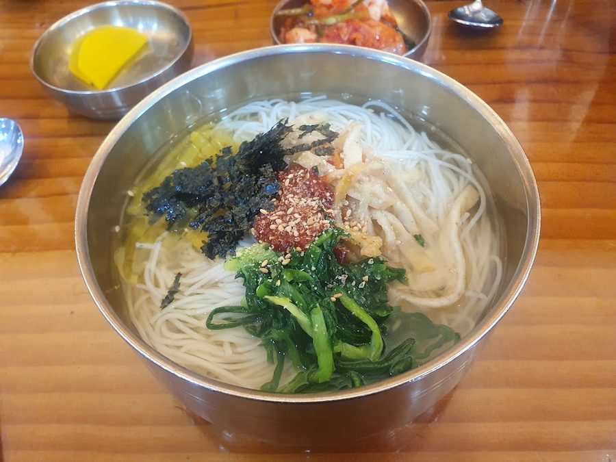 Halmajip Hoe Guksu