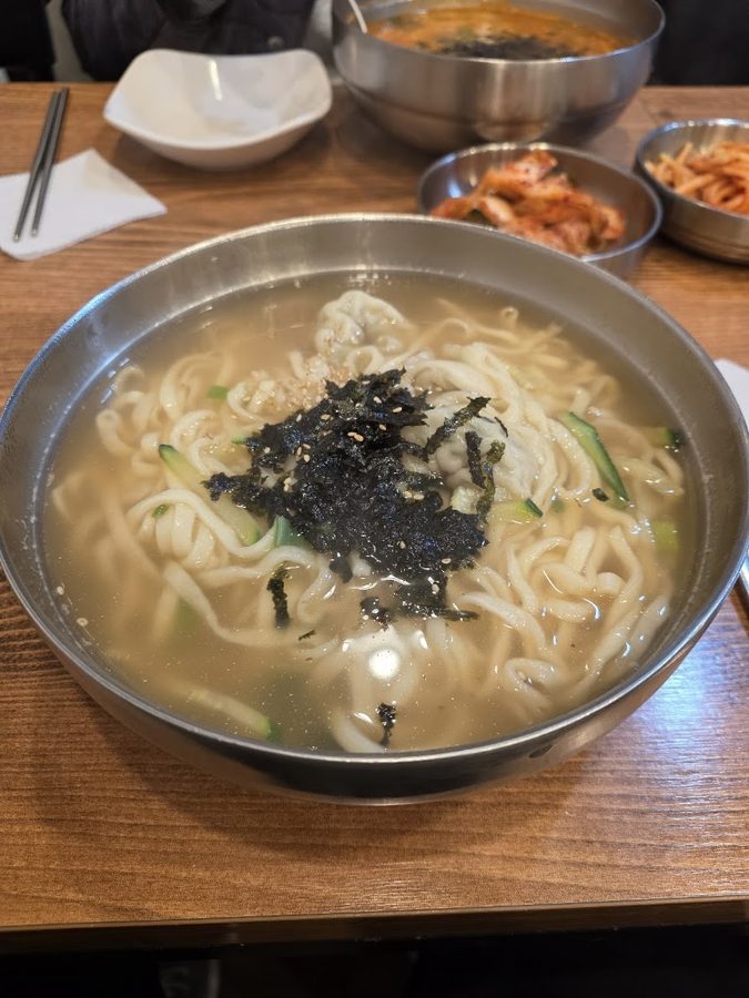 Samseongdong Milbat Kalguksu