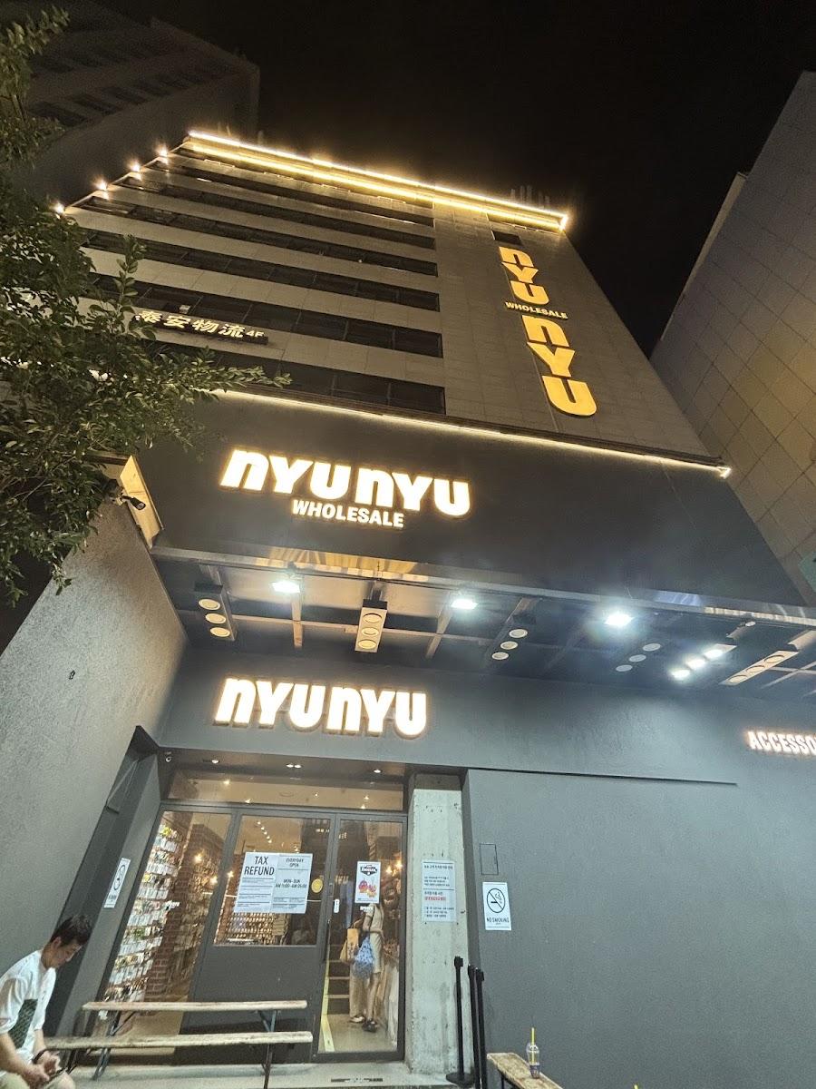 Nyunyu Wholesale Dongdaemun
