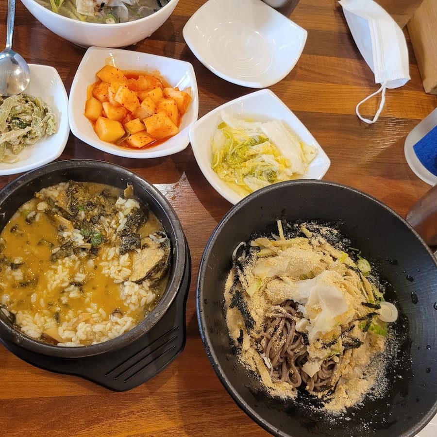 Uri Dongne Makguksu Gukbap