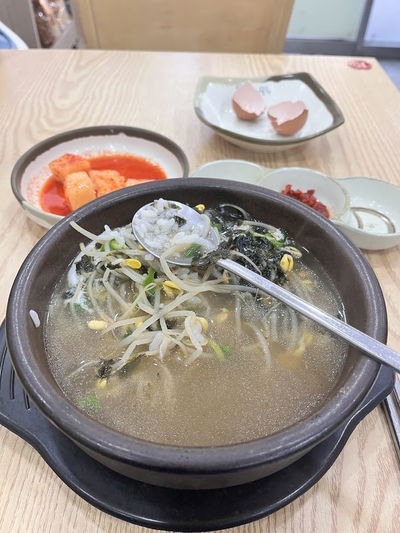 Jeonju 24si Cham Pyeonhan Kongnamul Gukbap