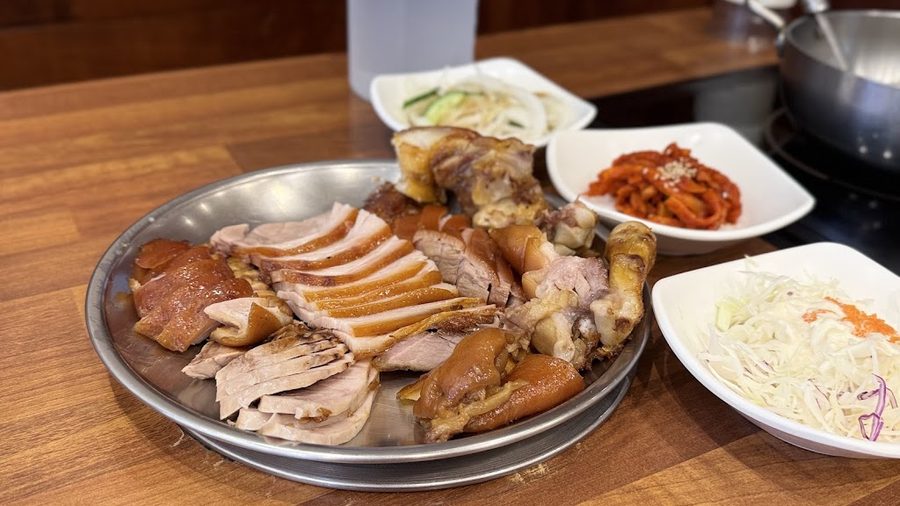 Hongso Jokbal Seomyeon