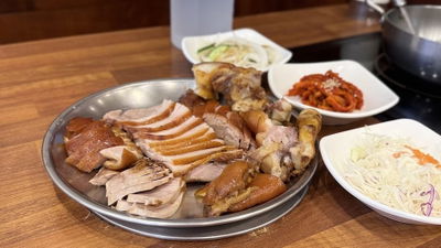 Hongso Jokbal Seomyeon
