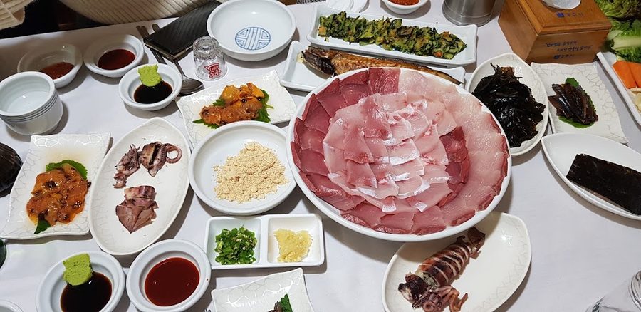 甘浦別味生魚片店