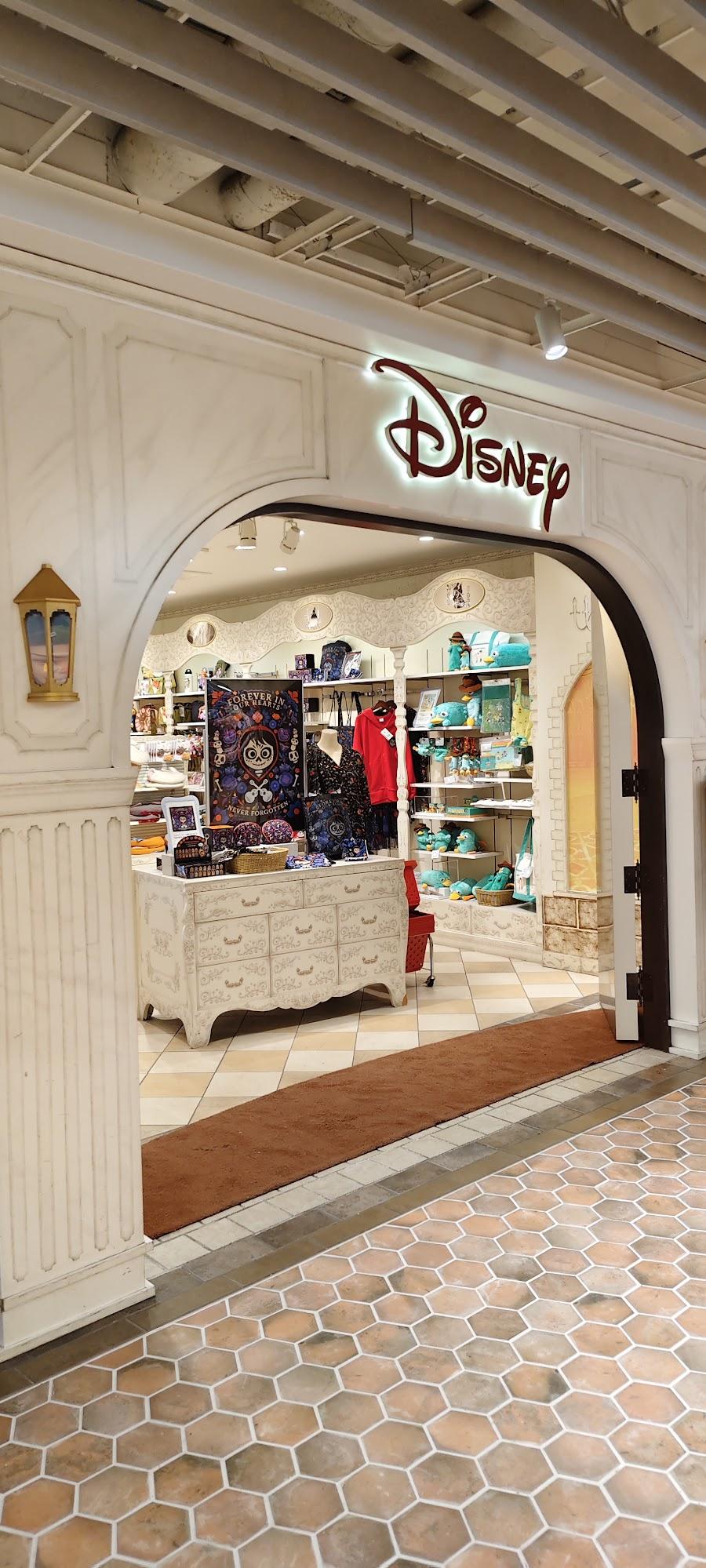 Disney STORE (Canal City Hakata Store)