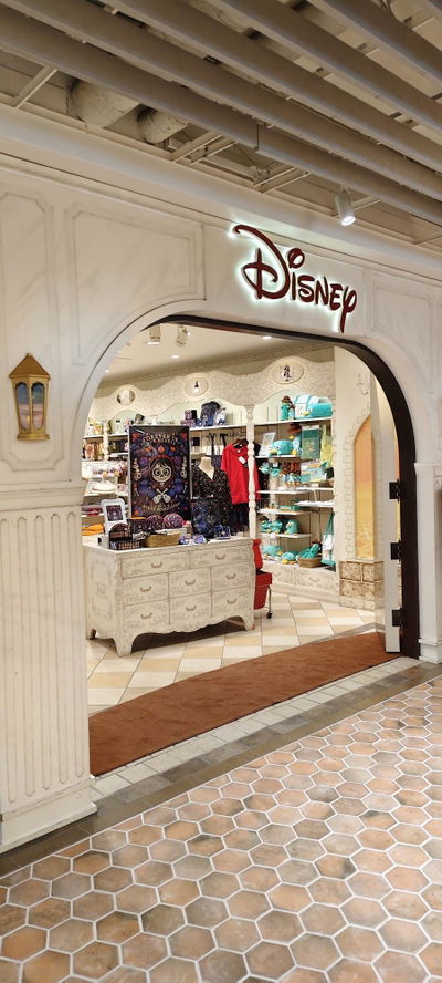Disney STORE (Canal City Hakata Store)