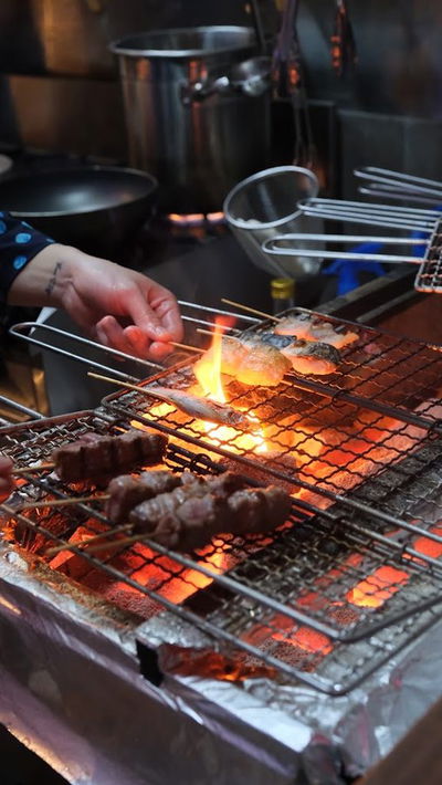 Sushi & Yakitori Izakaya Omoide Yokocho - 寿司と焼鳥 居酒屋 思い出横丁