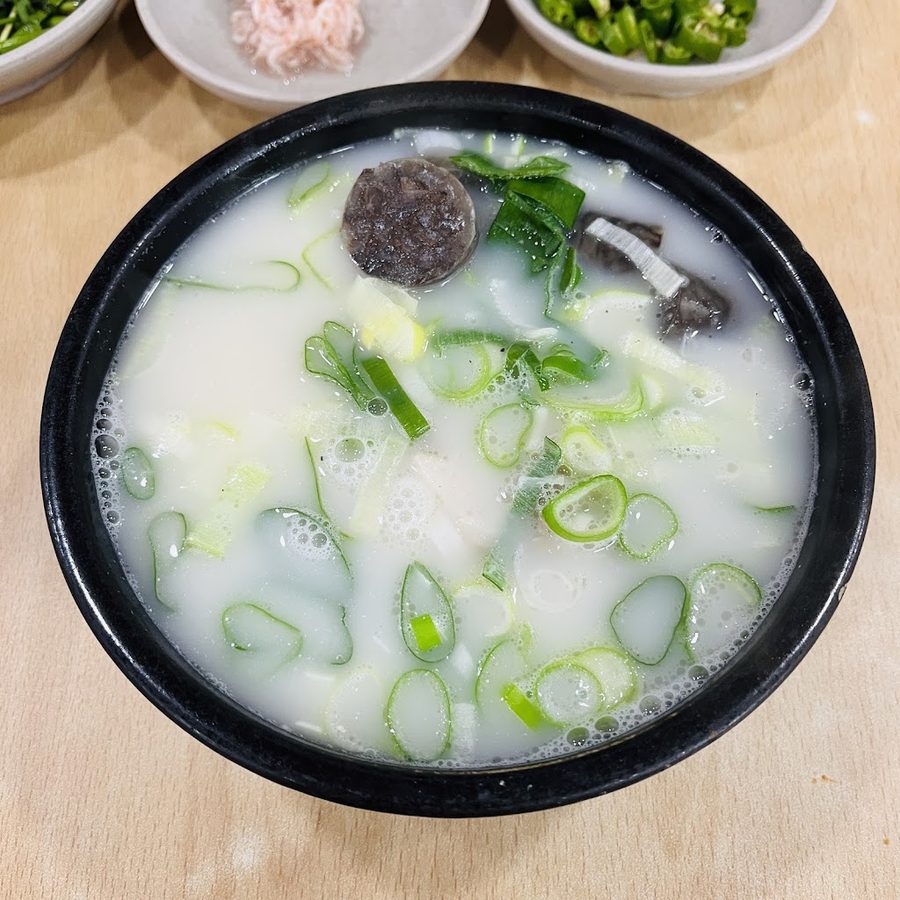 Yun Buja Dwaeji Gukbap Jip