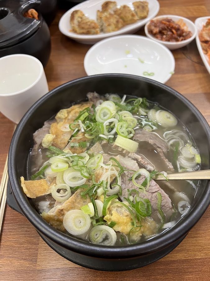 Gyeongdonggwan Naju Gomtang