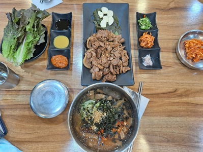 Jingawon Jeonju Kongnamul Gukbap