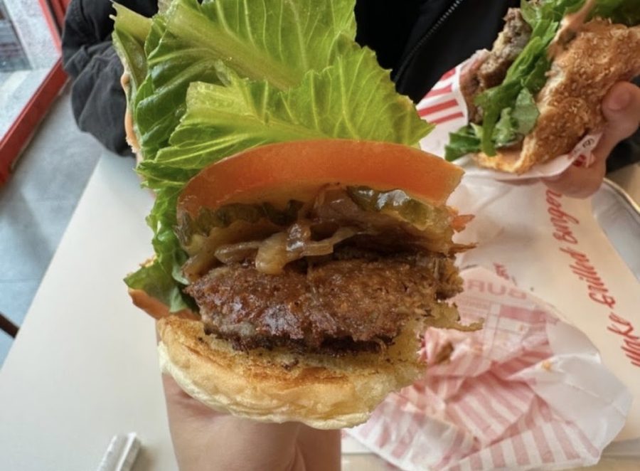 バーガリー ウジャンサン駅店