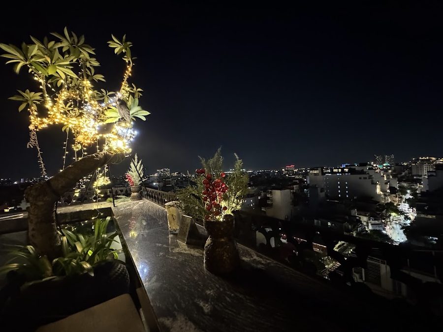 VIET Restaurant Hang Da & Rooftop Bar