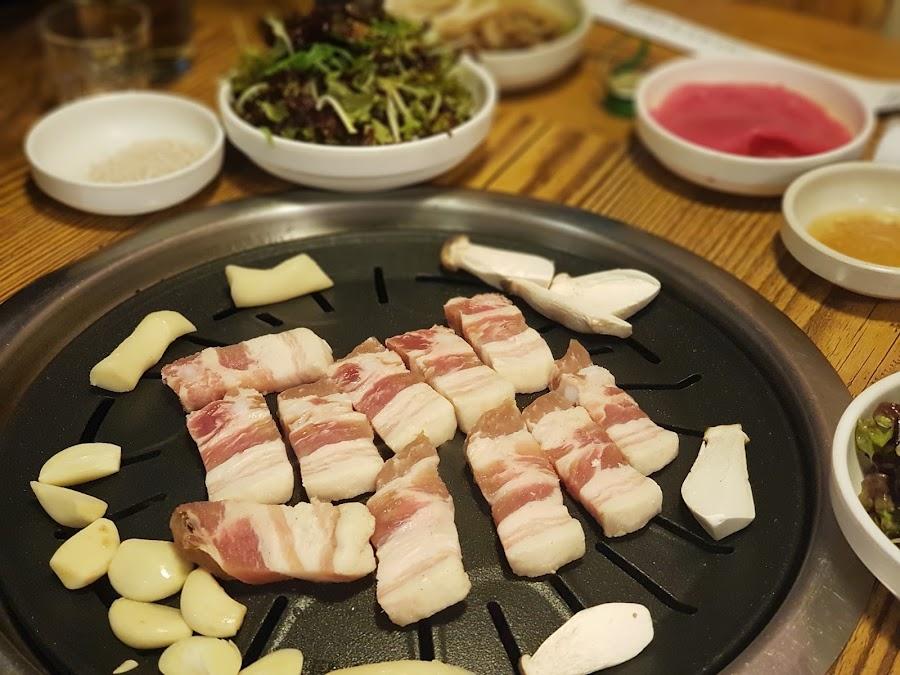 Wang Sogeum Saeng Samgyeopsal Galmaegi