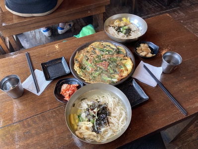 Manbok Guksu-jip Sangam Branch