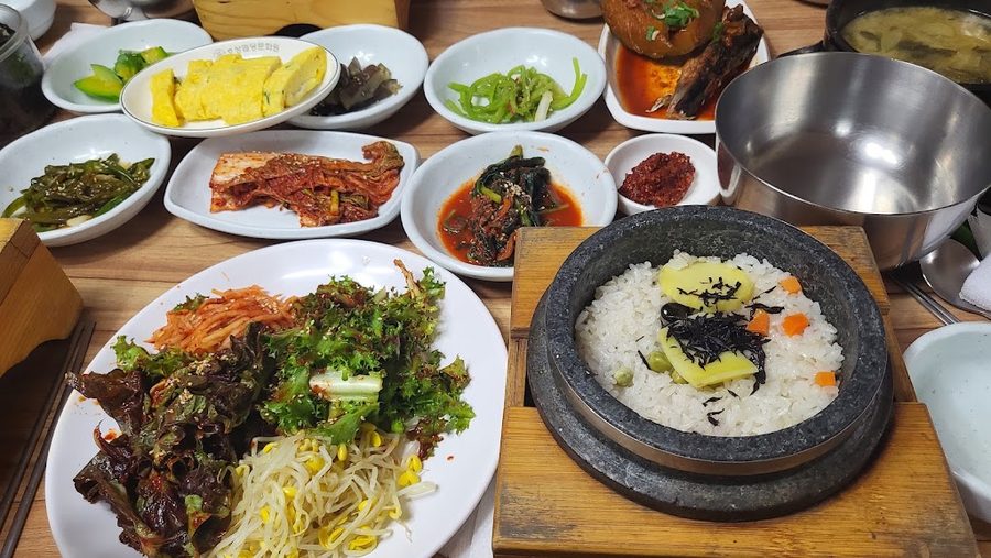 Cheongsan Dolsotbap Yeomju Branch
