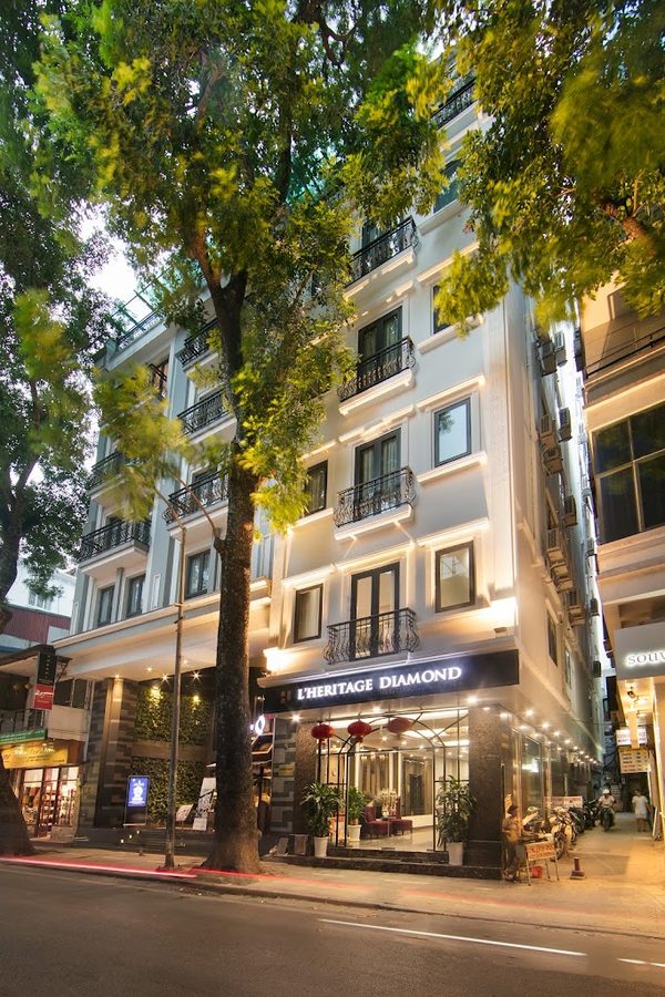 애프리콧 호텔