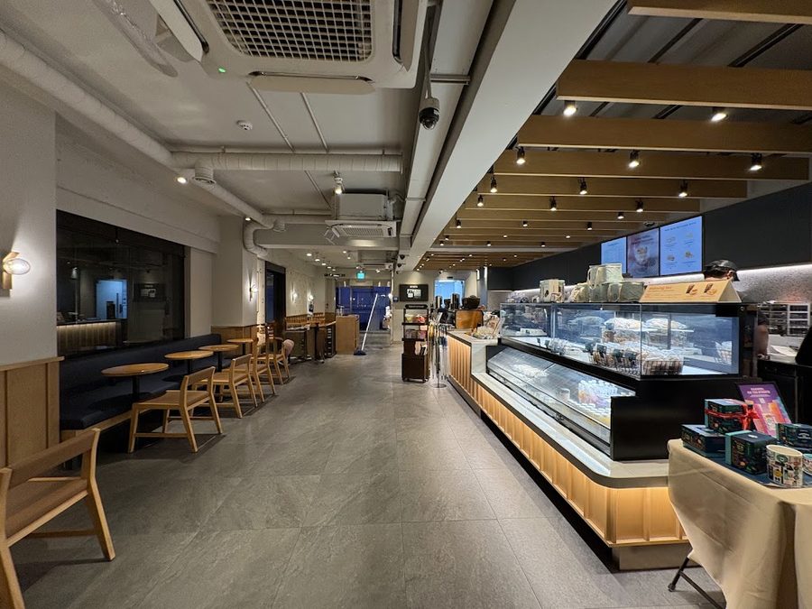 Starbucks Apgujeong Station