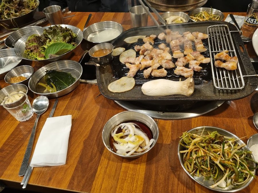 Ppyeo Daeinneun Dwaeji Jip Seongseo Branch