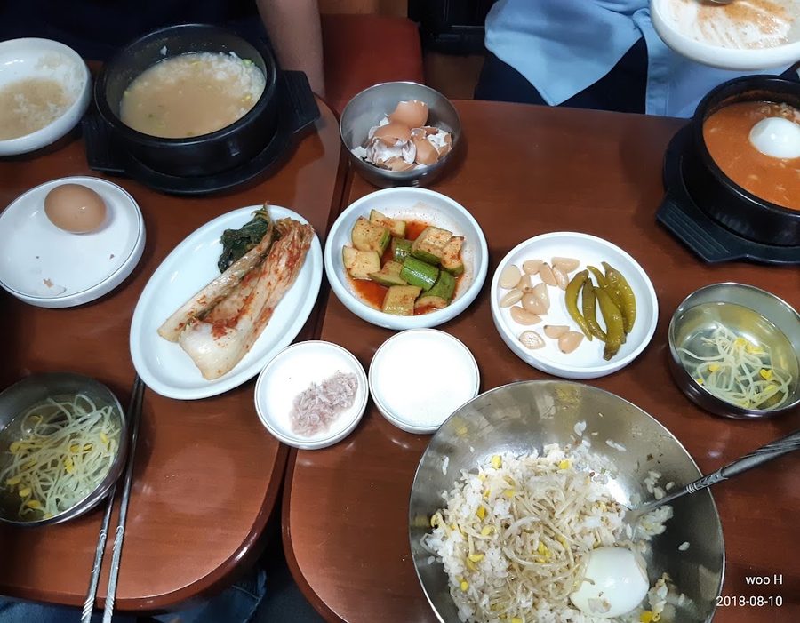 Huwon Jeonju Kongnamul Gukbap