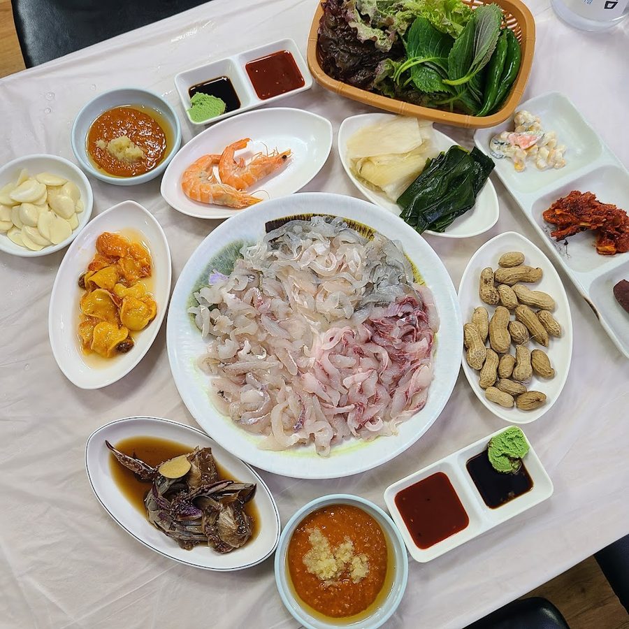 Seonsaminae Raw Fish Center