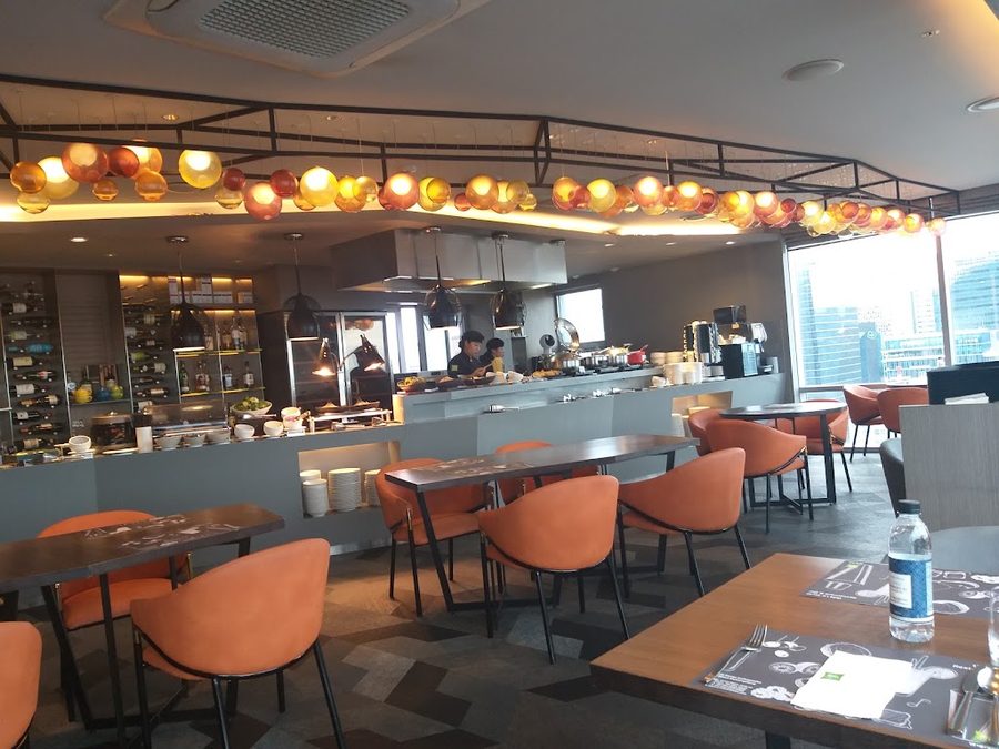 Le Style Restaurant & Bar