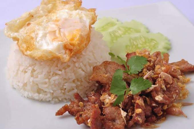 Pui Restaurant Samsen 2