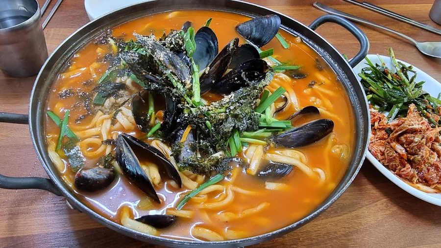 Sokcho Haemul Kalguksu