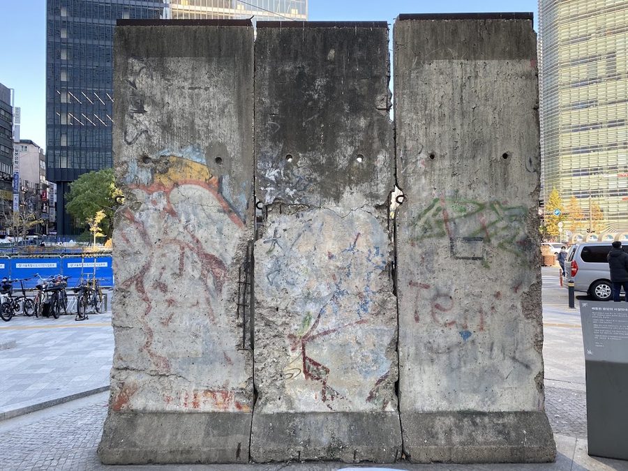 Cheonggyecheon Berlin Square
