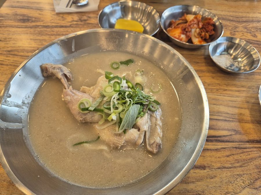Eonyang Dak Kalguksu Ilsan Branch